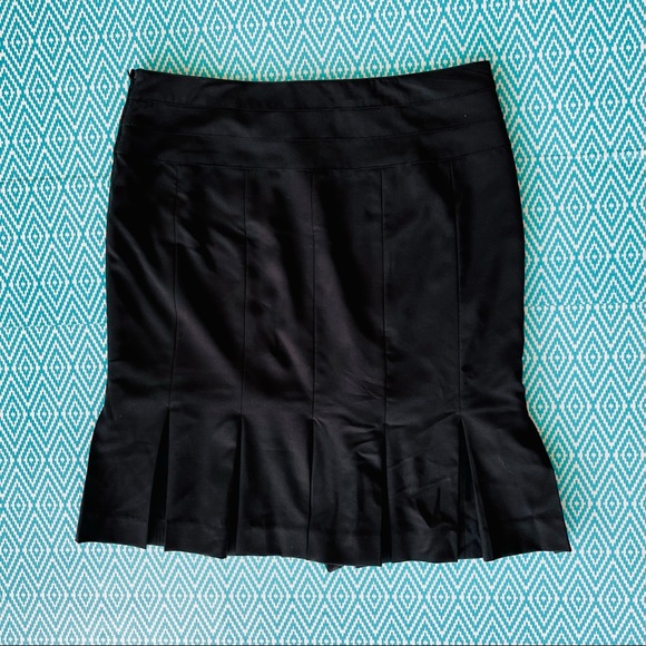 Club Monaco Black Slim Peplum Skirt Size 8 - Picture 3 of 11